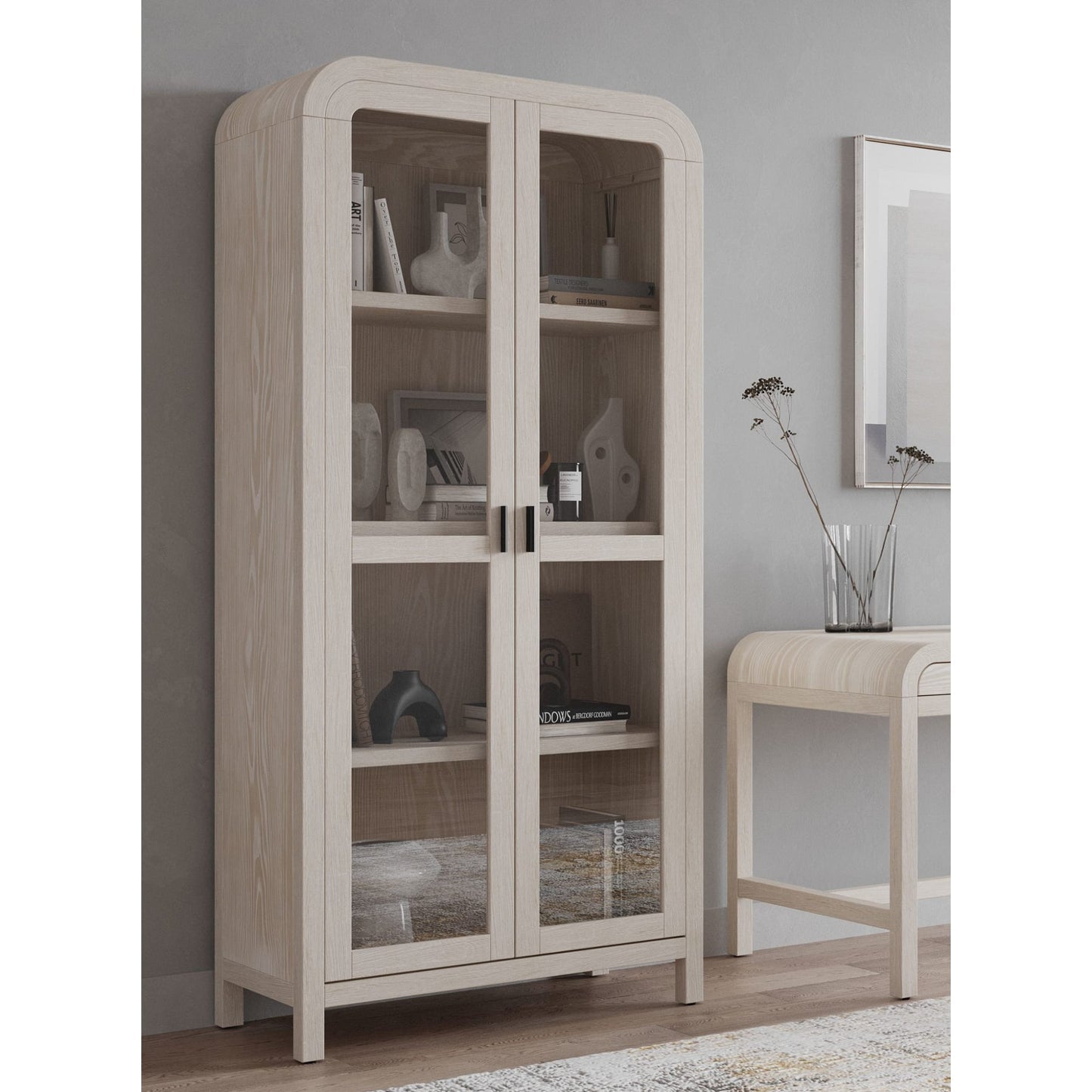 Libreria in legno con ante in vetro Drake color zucchero