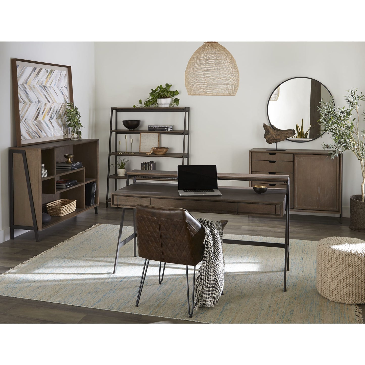 Libreria Etagère in legno e metallo Finch in grano saraceno e bronzo antico